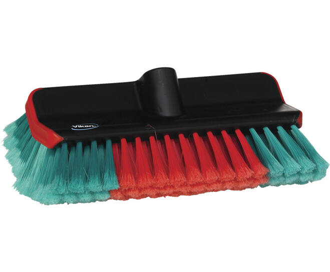 Vikan hoekborstel met messing nippels als waterdoorvoer - Schoonmaak Groothandel Eindhoven